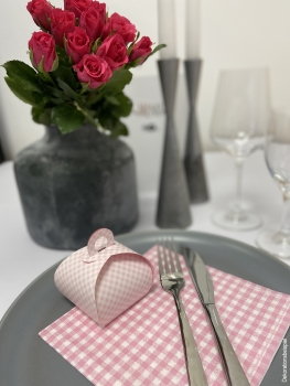 Geschenkbox Henkel rosa kariert